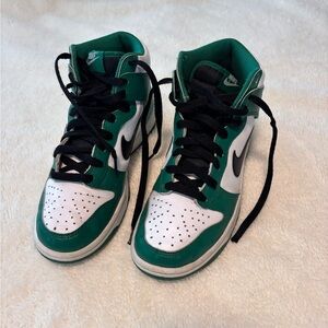 Nike Kids Green and White Sneakers
